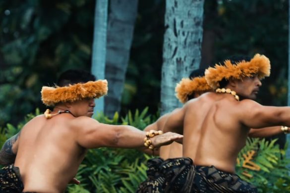 danzatori hula guerrieri hawaii